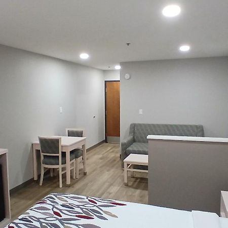 Red Roof Inn & Suites Euless - Dfw Airport Southwest Dış mekan fotoğraf
