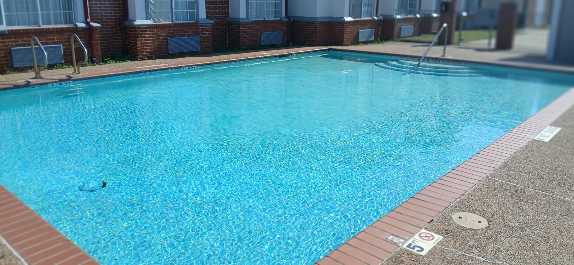 Red Roof Inn & Suites Euless - Dfw Airport Southwest Dış mekan fotoğraf