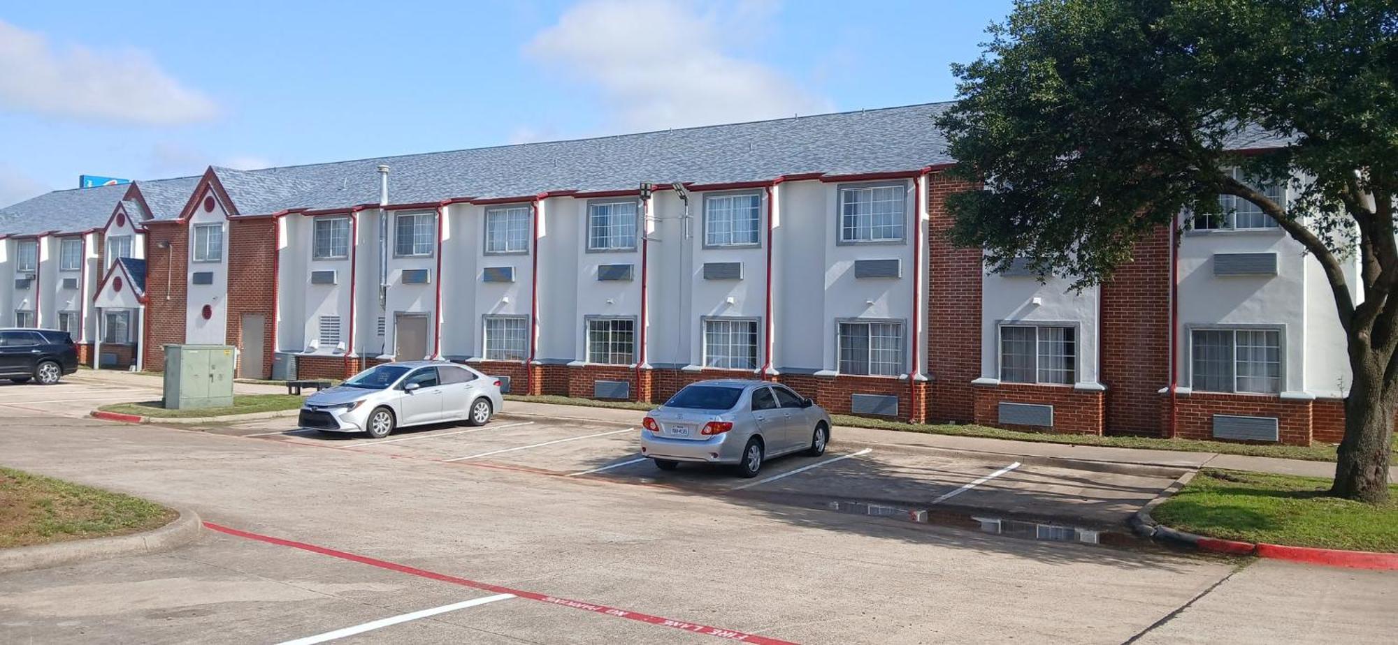 Red Roof Inn & Suites Euless - Dfw Airport Southwest Dış mekan fotoğraf